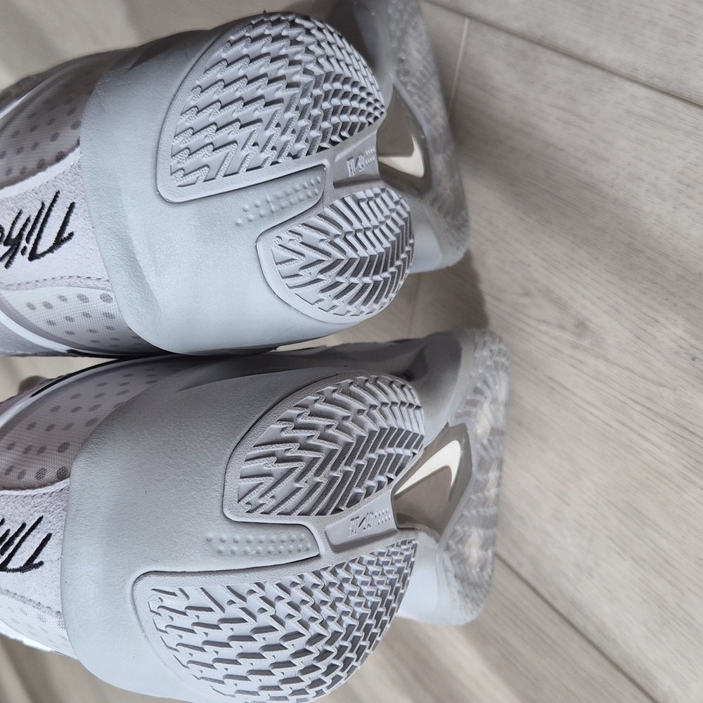 Nike G.T CUT 3 Wolf Grey/Black-White - Picture 10 of 10